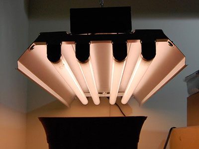 fluorescent light fixture