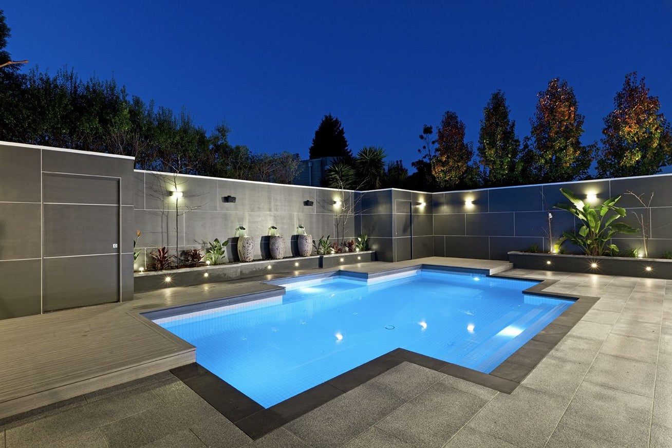 Outdoor Pool Lights: Design for a Poolside Oasis